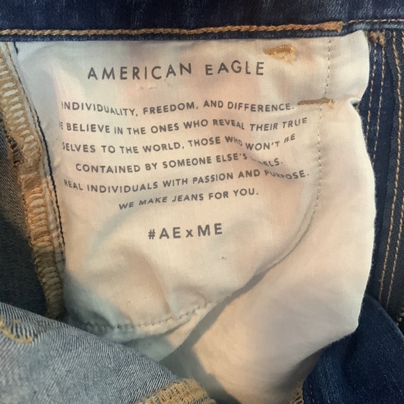 Women's American Eagle Next Level Stretch Short Jeans - Picture 7 of 10
